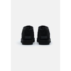 UGG CLASSIC ULTRA MINI Botines bajos negro