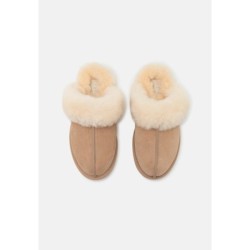 UGG SCUFFETTE II Pantuflas sand