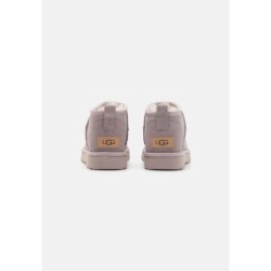 UGG CLASSIC ULTRA MINI Botines bajos pale smoke