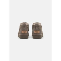 UGG CLASSIC ULTRA MINI Botines bajos smoke plume