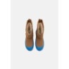 UGG CLASSIC SHORT WEATHER HYBRID Botas para la nieve Castañas