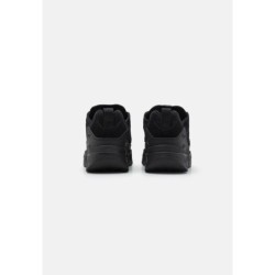 UGG CAPTRAIL Zapatillas Negro