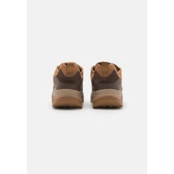UGG CAPTRAIL Zapatillas Castañas