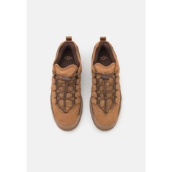 UGG CAPTRAIL Zapatillas Castañas