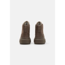 Timberland GREYFIELD Botines bajos medium brown