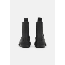 Timberland CORTINA VALLEY CHELSEA Botines con plataforma black full grain