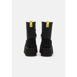 UGG CLASSIC DIPPER Botines con plataforma black