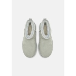 UGG CLASSIC ULTRA MINI Botines bajos goose