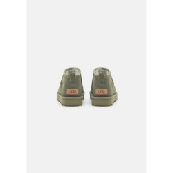 UGG CLASSIC ULTRA MINI Botines bajos shaded clover