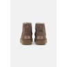 UGG CLASSIC MINI II Botines bajos burnt caribou