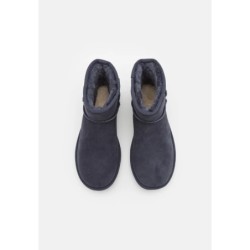 UGG CLASSIC MINI II Botines bajos burnt eve blue