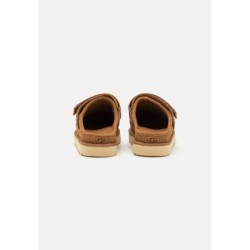 UGG GOLDENSTAR Pantuflas chestnut