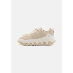 UGG CAPTRAIL LOW Zapatillas light beige