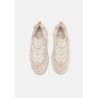 UGG CAPTRAIL LOW Zapatillas light beige