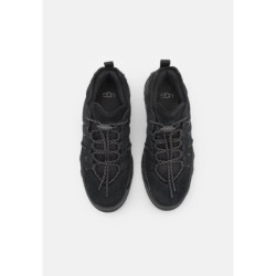 UGG CAPTRAIL LOW Zapatillas black