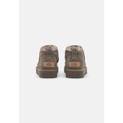 UGG CLASSIC ULTRA MINI Botines bajos smoke plume