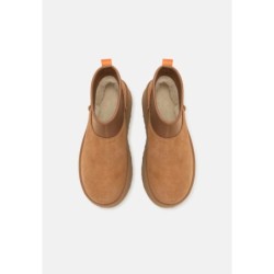 UGG CLASSIC MINI DIPPER Botines con plataforma chestnut