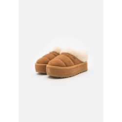 UGG TAZZLITA Mocasines chestnut