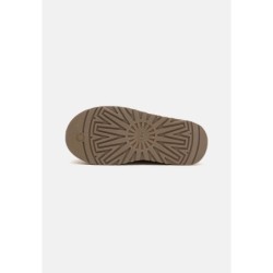UGG CLASSIC MINI DIPPER Botines con plataforma chestnut