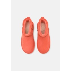 UGG CLASSIC ULTRA MINI PLATFORM Botines con plataforma vibrant coral