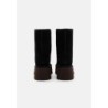 UGG CLASSIC SHORT NEW HEIGHTS Botines con plataforma black