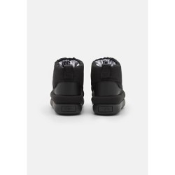 UGG CLASSIC Botas para la nieve black