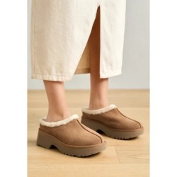 UGG NEW HEIGHTS COZY Sandalias chestnut
