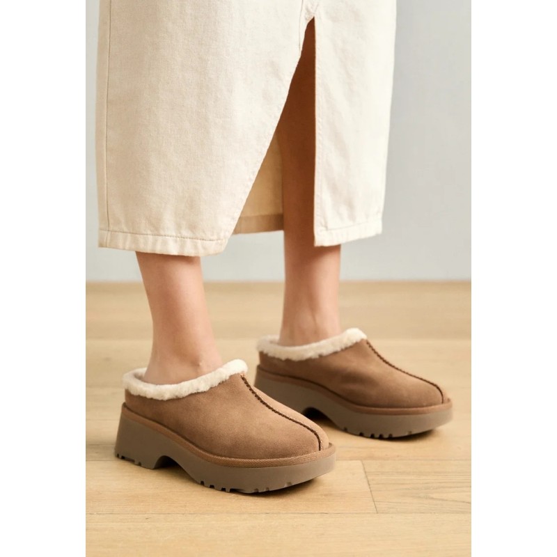 UGG NEW HEIGHTS COZY Sandalias chestnut