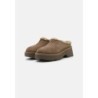 UGG NEW HEIGHTS COZY Sandalias hickory