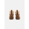 UGG CLASSIC ALPINE LACE-UP Botas para la nieve chestnut