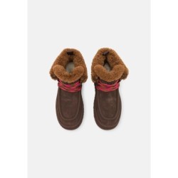 UGG FUNKARRA CABIN CUFF Botines bajos burnt cedar